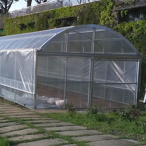 Serra con copertura ondulato pvc